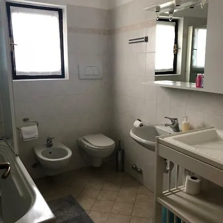 Agriturismo La Sorgente מלון דירות *